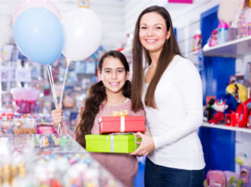 Busy and Well Established 5 Days Party Ware Shop  Ref: 12263