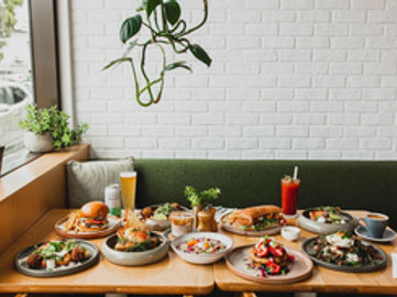 Thriving Cafe by Day, Bar by Night - PF1603