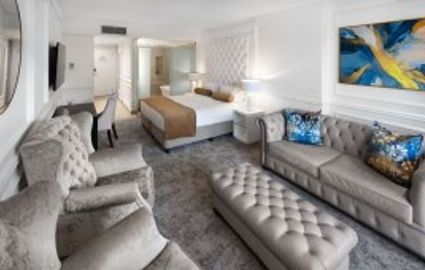 SALE OF SHARES IN 5 STAR UP-MARKET HOTEL CAPE TOWN