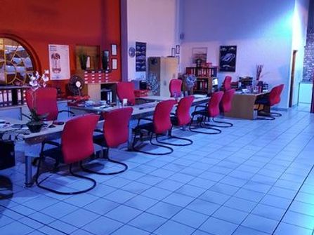 Motordealership / Vehicle Stand / Car Stand for Sale