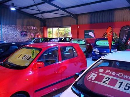 Motordealership / Vehicle Stand / Car Stand for Sale