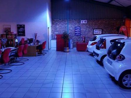 Motordealership / Vehicle Stand / Car Stand for Sale