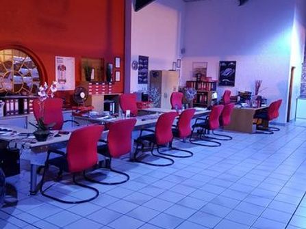 Motordealership / Vehicle Stand / Car Stand for Sale