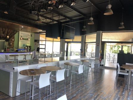 Bedfordview RestoBar with no debt