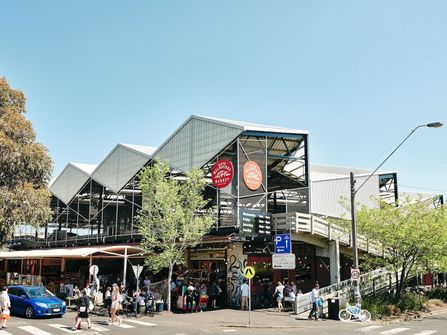 FOR SALE: THRIVING TURN KEY CAFE/ RESTAURANT/ BAKERY IN SOUTH MELBOURNE
