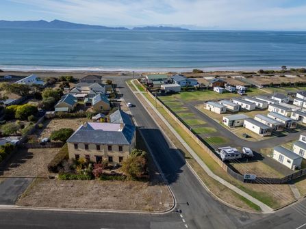 Magnificent Water Views Character Heritage Building 7BR Ensuite, Home or Business Choice is Yours