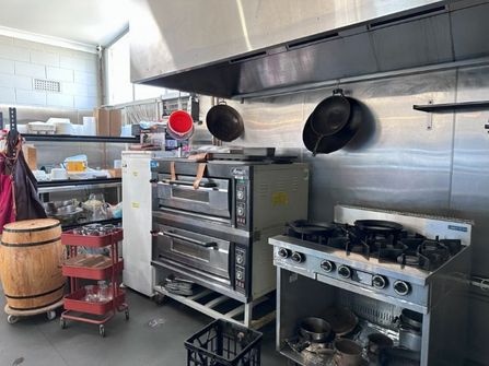 ** UNDER OFFER ** CAFÉ COFFEE SHOP OPPORTUNITY HENLEY BEACH RENT $585PW $149,000 + GST