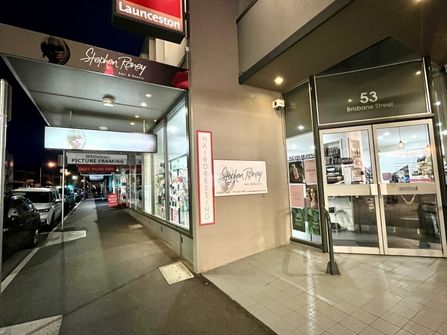 Iconic Profitable 5 Day Working Hair Salon Offered First Time Over 50 Years Netting $155K+ Profit