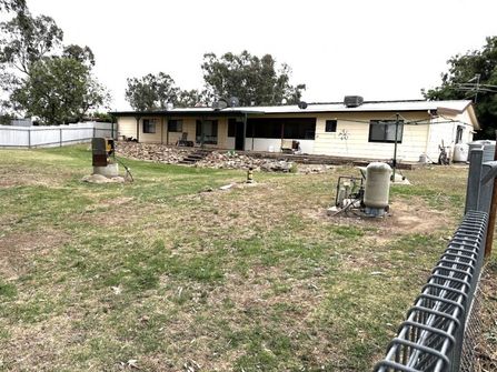 Freehold Liquor, LPO General Store & 6 BR Residence in Nangus