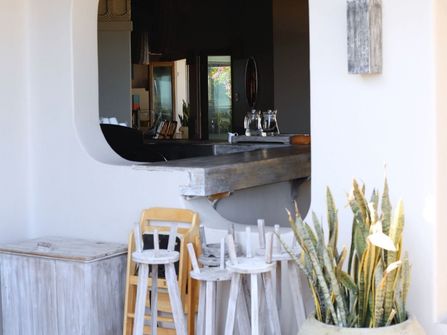 Outstanding Ready-to-Operate Coffee Venue – Desirable Brisbane Hotspot