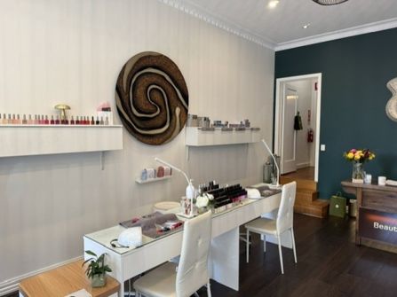 Beauty Salon for sale BI-1060