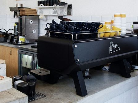 Modern cafe in a prime Gold Coast dining & entertainment suburb.