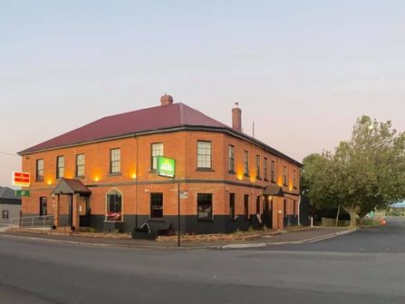 Historic Country Hotel Business Food Keno Bar Asking $215,000+sav Long Lease