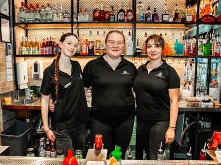 THE SPORTING GLOBE BAR & GRILL – PLENTY VALLEY