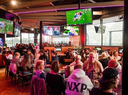 THE SPORTING GLOBE BAR & GRILL – PLENTY VALLEY