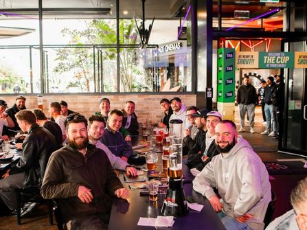 THE SPORTING GLOBE BAR & GRILL – PLENTY VALLEY