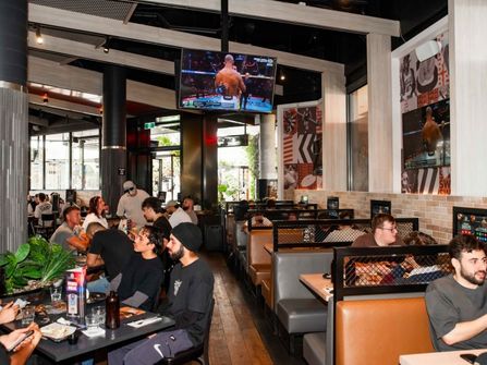 THE SPORTING GLOBE BAR & GRILL – PLENTY VALLEY