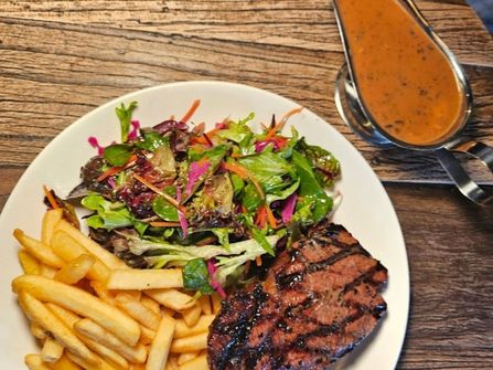 A LANDMARK INNER-MELBOURNE HOSPITALITY PUB & BACKPACKERS BUSINESS