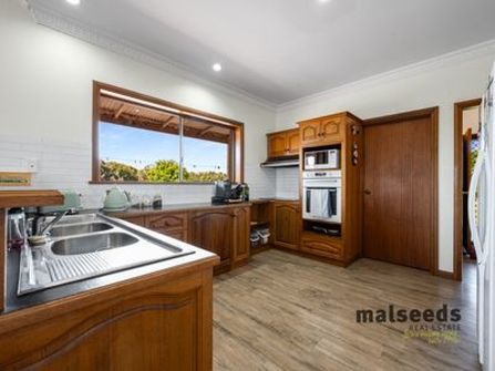 High-Potential Pet Boarding & Grooming Business For Sale – Lifestyle Property with Rural Charm - Prime Mount Gambier, SA – Fully Licensed – High-Exposure–Strong Growth Potential – Asking Price: $1.2M - $1.25M