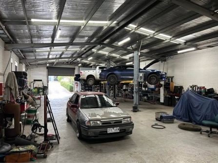 Renowned Automotive Service and Repair Business for Sale–Busy Bayswater, VIC Location–Strong Turnover: $320,000–Vehicle & Equipment Included–Growth Prospects–Asking Price: $140,000