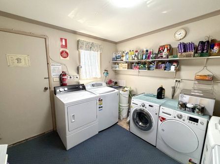 Sea Change East Coast Tasmania 7 Holiday Ensuite Rooms 3 BR Owners Home + Restaurant Freehold