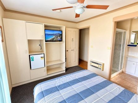 Sea Change East Coast Tasmania 7 Holiday Ensuite Rooms 3 BR Owners Home + Restaurant Freehold