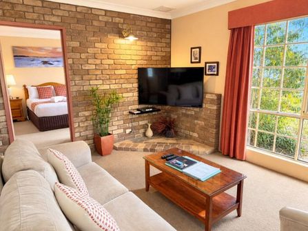 Rare East Coast Tasmania Profitable Accommodation Villas Cottages Separate DA Lots Sea Change Opp