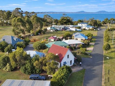 Rare East Coast Tasmania Profitable Accommodation Villas Cottages Separate DA Lots Sea Change Opp