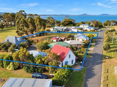Rare East Coast Tasmania Profitable Accommodation Villas Cottages Separate DA Lots Sea Change Opp