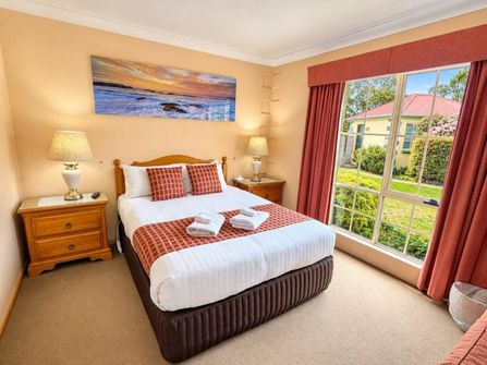Rare East Coast Tasmania Profitable Accommodation Villas Cottages Separate DA Lots Sea Change Opp