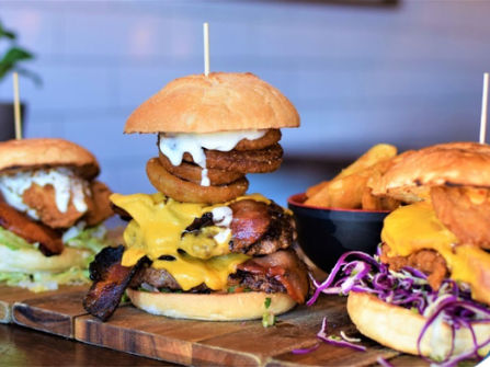 Turnkey Chicken Burger Shop Low Hours Prime Position