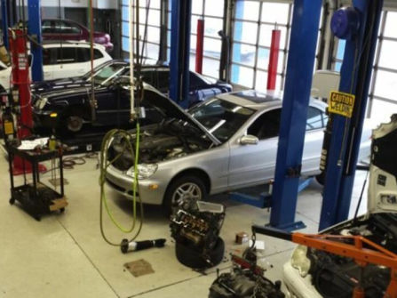 MOTOR VEHICLE SERVICE CENTRE   NEWTOWN     GEELONG