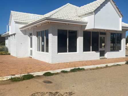 Takeaway Food &#x26; Petrol Station