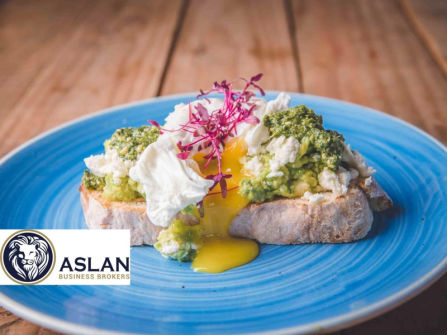 RESTAURANT/BAR BUSINESS FOR SALE