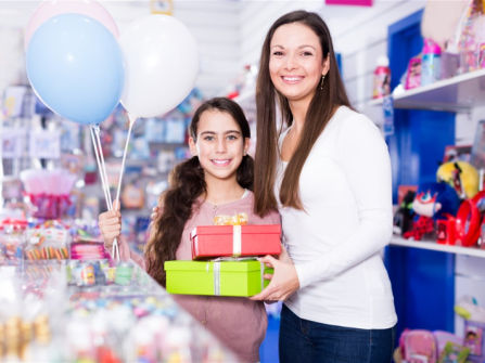 Busy and Well Established 5 Days Party Ware Shop  Ref: 12263