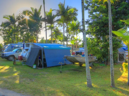 Coastal Caravan Park - island views and is just a short stroll to the town centre and beachfront
