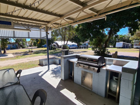 Coastal Caravan Park - island views and is just a short stroll to the town centre and beachfront