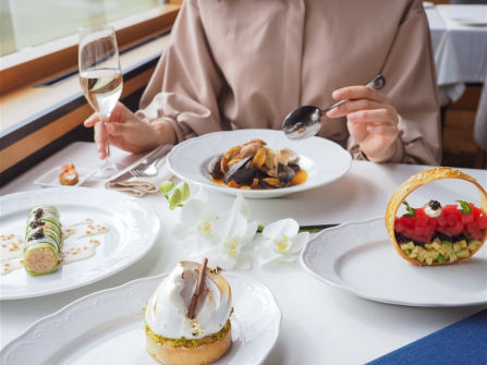 Profitable Restaurant & Bar, Top Location - 5858FO1