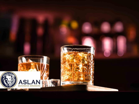 RESTAURANT/BAR BUSINESS FOR SALE