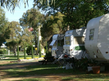 Numurkah Caravan Park –Freehold residence plus leasehold business
