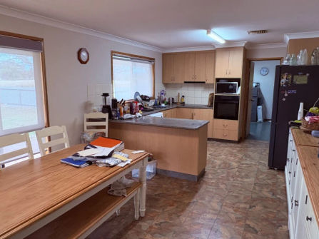 Freehold Liquor, LPO General Store & 6 BR Residence in Nangus