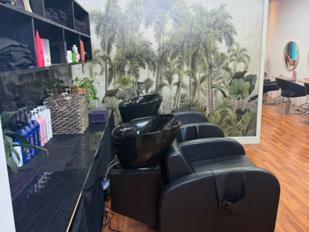 Hair & Beauty Salon + Freehold - Coolbellup Shopping Centre
