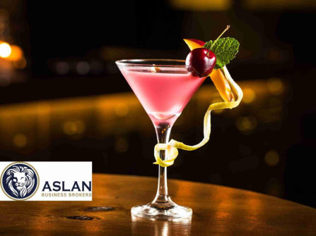 RESTAURANT/BAR BUSINESS FOR SALE