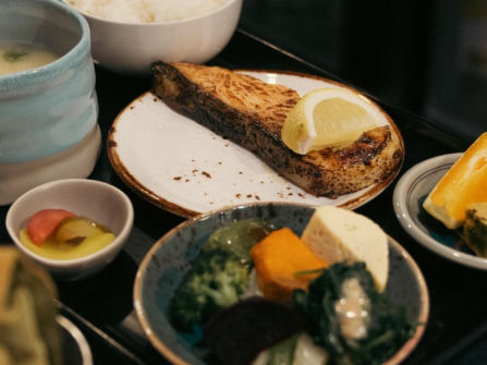 Chic Cafe in the Heart of North Melbourne – Taking $8,500 p/w. (Our Ref: V2068)