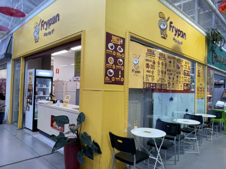 Established Korean Takeaway "FRYPAN PICK FLIP GO"