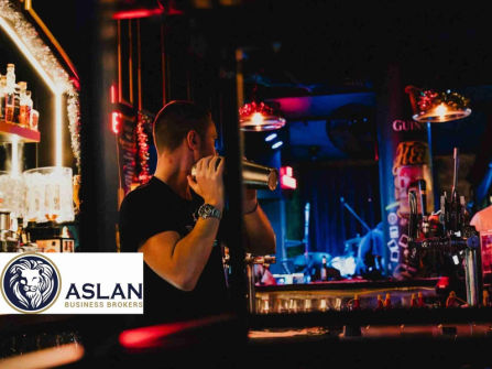 BAR/RESTAURANT BUSINESS FOR SALE