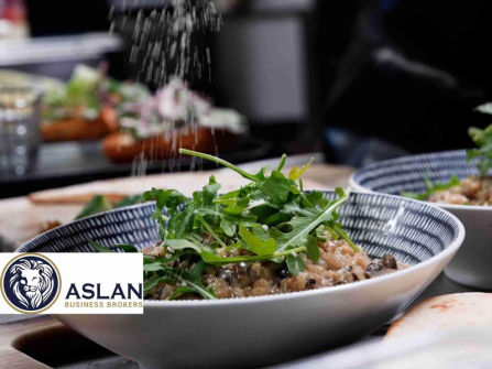 BAR/RESTAURANT BUSINESS FOR SALE