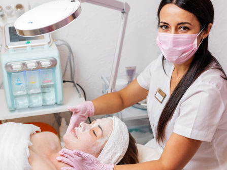 Price Drop. Melbourne Beauty, Hair & Nail RTO/CRICOS. (REF: 1569M)