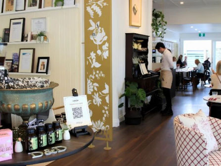BOUTIQUE HOSPITALITY ICON - PRIME HENDRA CORNER POSITION