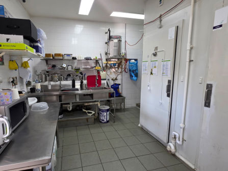 [ABS-104] Kebab shop with Pizza & Rosie's Chicken in Blackburn South for sale